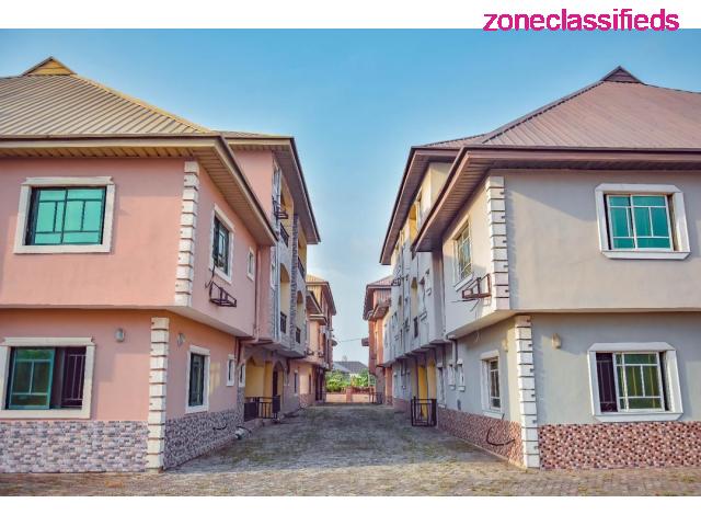 3BDR Flats For Sale within a High Security Estate in Sangotedo (Call 08157561955) - 2/5