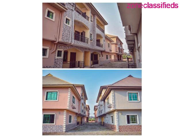 3BDR Flats For Sale within a High Security Estate in Sangotedo (Call 08157561955) - 3/5