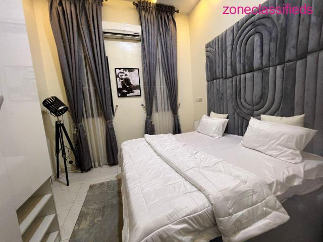 SHORT-STAY ROOMS IN A LUXURIOUSLY 4BED DUPLEX IN A SECURED ESTATE (CALL 08139209392) - 1/10