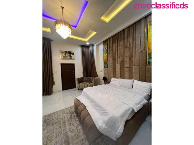 SHORT-STAY ROOMS IN A LUXURIOUSLY 4BED DUPLEX IN A SECURED ESTATE (CALL 08139209392) - 10/10