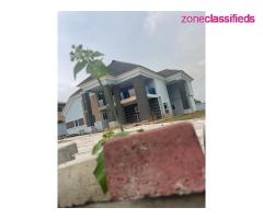 5 Bdr Detached Duplex Located on about 1500sqm at Alagbaka GRA, Akure (Call 08164635963)