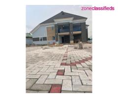 5 Bdr Detached Duplex Located on about 1500sqm at Alagbaka GRA, Akure (Call 08164635963) - Image 2/5
