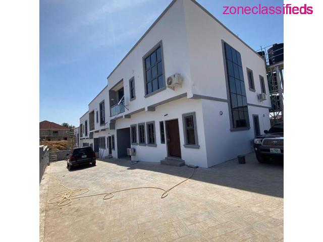 4 Bedroom Terrace Duplex Located in Ivory Palaces, Guzape, Abuja (Call 08135017389) - 2/8