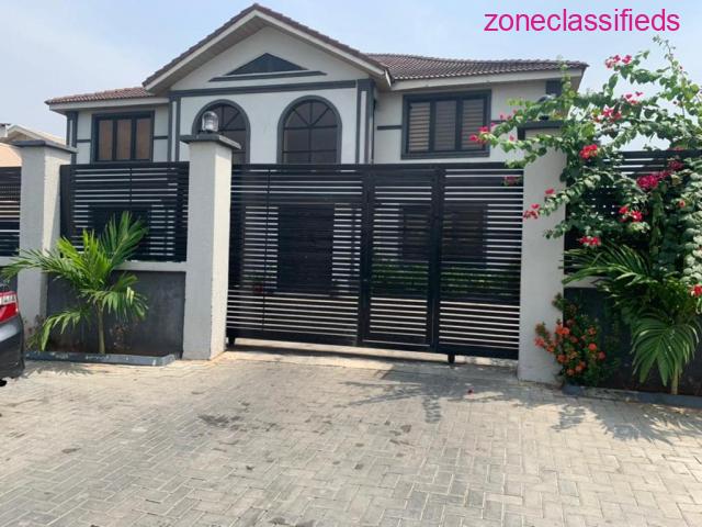 Studio Apartment Available in Lekki Phase 1 with good Features for SHORT-LET  (Whatsapp 08158550000) - 2/6