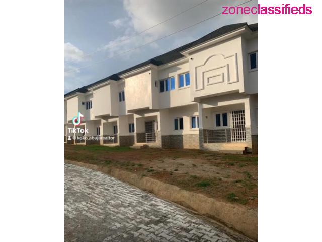3 Bedroom Terrace For Sale in a Fully Occupied Estate in Lifecamp, Abuja (Call 08050392528) - 3/10