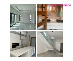 Exquisitely and Tastefully finished 5 Bedroom Duplex, with 2 room BQ in the heart of Lekki