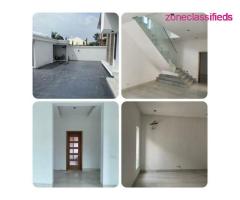 Exquisitely and Tastefully finished 5 Bedroom Duplex, with 2 room BQ in the heart of Lekki - Image 3/4