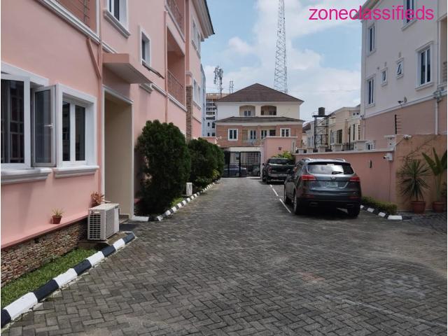 3 Bedroom Apartment For Sale in Ikoyi with a BQ (Call 09121189076) - 3/6