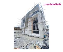FIVE BEDROOM FULLY DETACHED AUTOMATED (SMART HOUSE) ON TWO FLOORS IN IKOYI (CALL 09121189076) - Image 1/10