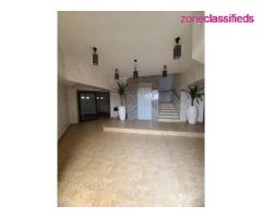 LUXURY 3 BEDROOM FLAT WITH A POOL & BQ FOR SALE AT LEKKI PHASE 1 (CALL 09121189076) - Image 7/10