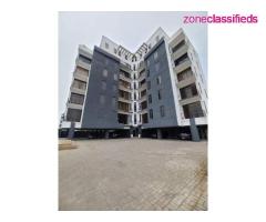 LUXURY 3 BEDROOM FLAT WITH A POOL & BQ FOR SALE AT LEKKI PHASE 1 (CALL 09121189076) - Image 8/10