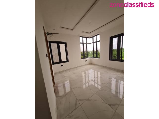 For Sale - 3 Bedroom Flat in Lekki Phase 1 (Call - 09121189076) - 5/10