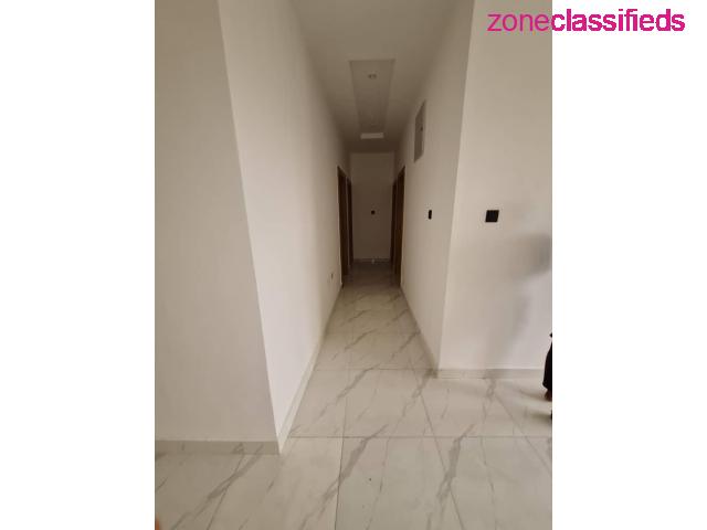 For Sale - 3 Bedroom Flat in Lekki Phase 1 (Call - 09121189076) - 7/10
