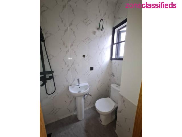 For Sale - 3 Bedroom Flat in Lekki Phase 1 (Call - 09121189076) - 8/10
