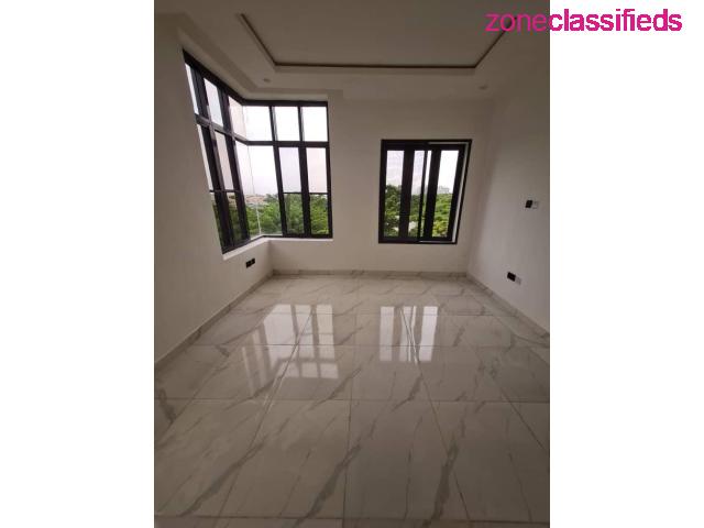 For Sale - 3 Bedroom Flat in Lekki Phase 1 (Call - 09121189076) - 10/10