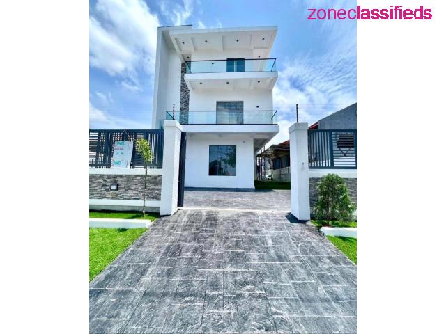 FOR SALE - BEAUTIFULLY FINISHED 5 BED DETACHED DUPLEX WITH BQ AT LEKKI PHASE 1 (CALL 09121189076) - 4/9