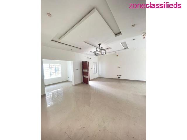 FOR SALE - DECENTLY BUILT SERVICED 4 BEDROOM TERRACE DUPLEX AND A BQ AT IKATE (CALL 09121189076) - 2/9