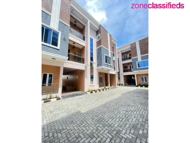 FOR SALE - DECENTLY BUILT SERVICED 4 BEDROOM TERRACE DUPLEX AND A BQ AT IKATE (CALL 09121189076) - 3/9