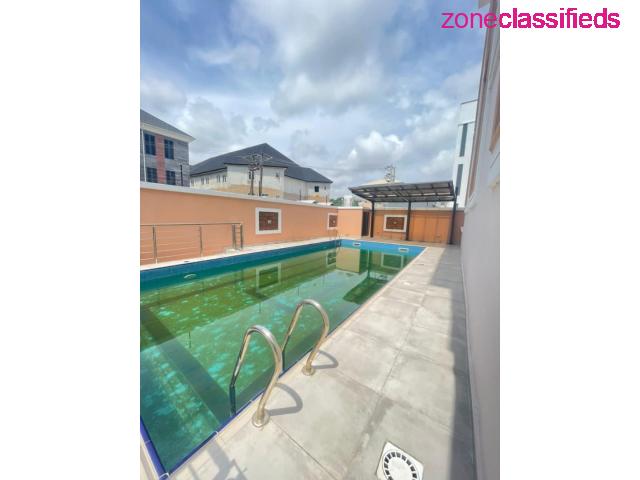 FOR SALE - DECENTLY BUILT SERVICED 4 BEDROOM TERRACE DUPLEX AND A BQ AT IKATE (CALL 09121189076) - 7/9