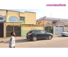 6 Bedroom Semi-Detached Duplex sitting on 800sqm with 3BED BQ at Festac (Call 08135181820) - Image 5/6