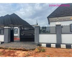 For Sale at Sapele Road - 3bed 2bed and 1bed all in the same Compound (Call 08104353671) - Image 7/10