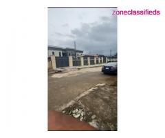 6 Bedrooms, 2 Bedrooms BQ and Palace For Sale at Owerri (Call 08030921218)